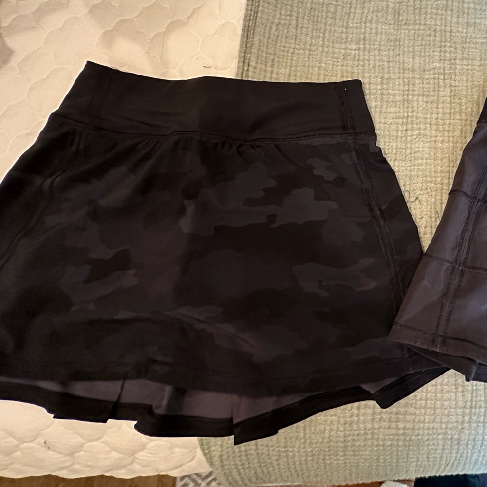 Lululemon Black Camo Skirt Size 2